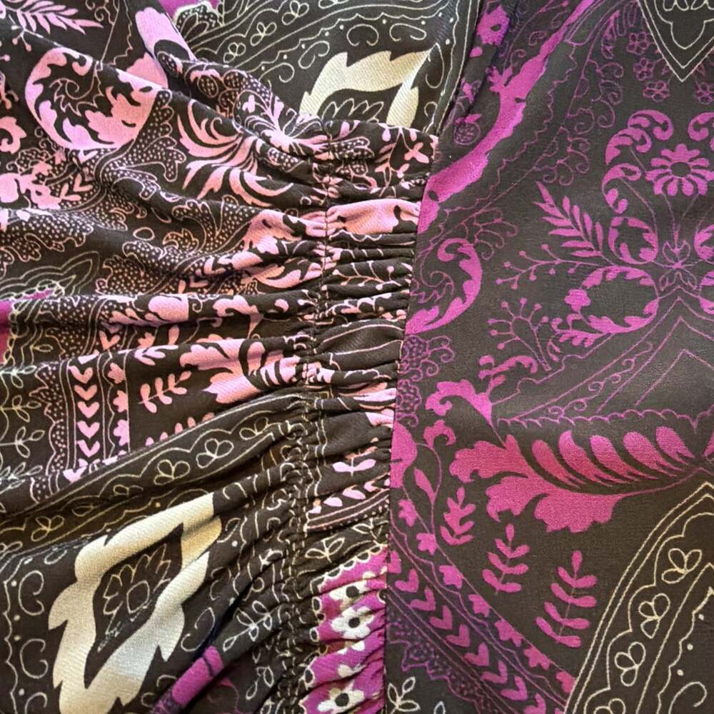 Purple Paisley Black Whimsigoth Ruched V-Neck Moody Dress. 12 Meas In Pics. - Picture 7 of 8